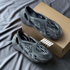 Adidas Yeezy Foam Runner ‘MX Granite’ (IE4931)