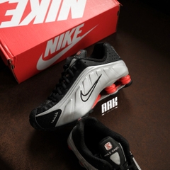 NIKE SHOX R4 METALLIC SILVER RED (HQ1988-002)