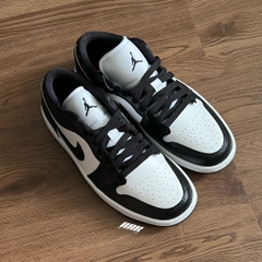 AIR JORDAN 1 LOW PANDA (DC0774 101)