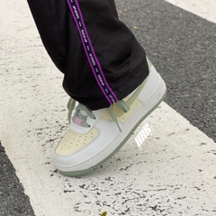 AIR FORCE 1 LV8 Honey Drew - DQ0360 100