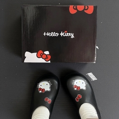 SANRIO X HELLO KITTY FOAM CLOGS ALL BLACK