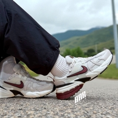 NIKE V2K RUN SE "White Team Red" (HQ3500 100)