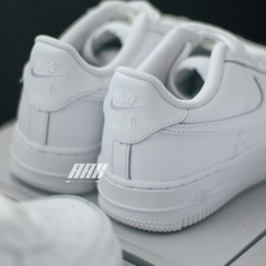 NIKE AIR FORCE 1 07 LOW WHITE