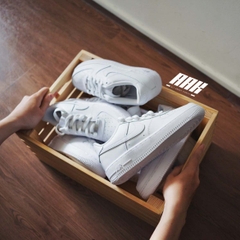 NIKE AIR FORCE 1 07 LOW WHITE