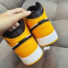 Nike Air Jordan 1 Mid Taxi - 554725 701