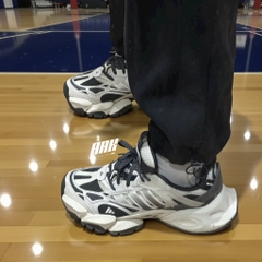 ADIDAS XLG RUNNER DELUXE ‘BEIGE’ (JR0577)