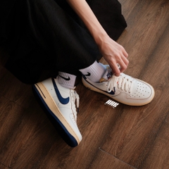 NIKE AIR FORCE 1 '07' 'PALE VANILLA' - FQ8103-133