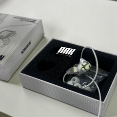NOMANUAL IN-EAR HEADPHONES
