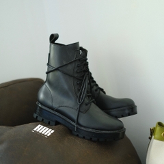 CHARLES&KEITH LACE-UP CALF BOOTS /BLACK (CK1-90360350)