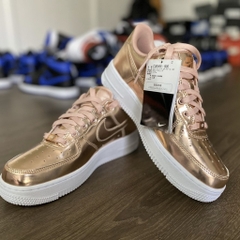 NIKE AIR FORCE 1 SP ROSE METALLIC GOLD CQ6566 900