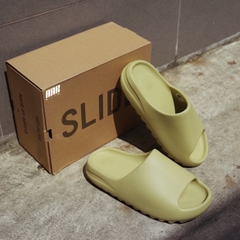 ADIDAS YEEZY SLIDE - RESIN - FZ5904