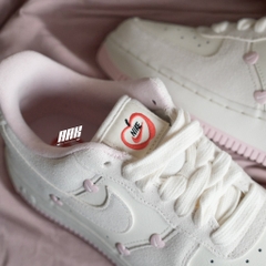 AIR FORCE 1 LOW “VALENTINE’S DAY” (2025) - HV5992 111