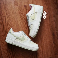 AIR FORCE 1 LV8 Honey Drew - DQ0360 100