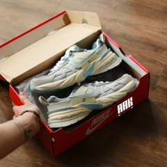 NIKE V2K RUN " LIGHT BONE IRON ORE " (FZ3596-072)