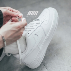 NIKE AIR FORCE 1 07 LOW WHITE