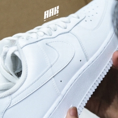 NIKE AIR FORCE 1 07 LOW WHITE