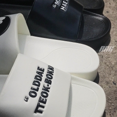 SPAO FRIEN:DS SLIPPERS