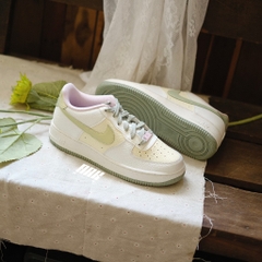 AIR FORCE 1 LV8 Honey Drew - DQ0360 100