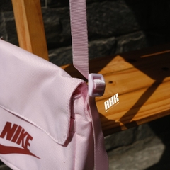 NIKE CROSS BODY FUTURA / PINKFOAM - CW9300 663