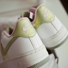 AIR FORCE 1 LV8 Honey Drew - DQ0360 100