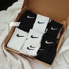 NIKE DRI-FIT SOCKS - MID DOUBLE SWOOSH