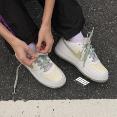 AIR FORCE 1 LV8 Honey Drew - DQ0360 100