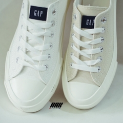 GAP SNEAKERS