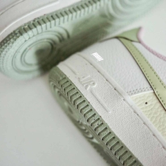 AIR FORCE 1 LV8 Honey Drew - DQ0360 100