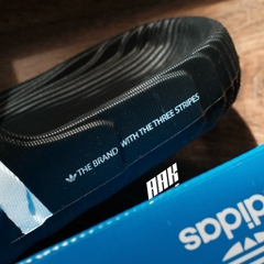 ADIDAS ADILETTE 22 BLACK CLOUD WHITE SLIDES (IF3670)