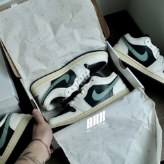 NIKE AIR JORDAN 1 LOW 'JADE SMOKE’ -DC0774 001