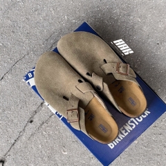 BIRKENSTOCK BOSTON SOFT FOOTBED SUEDE / TAUPE ( 560771)