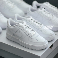 NIKE AIR FORCE 1 07 LOW WHITE