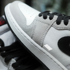 NIKE AIR JORDAN 1 RETRO HIGH OG 'LIGHT SMOKE GREY' - (575441 126)