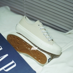 GAP SNEAKERS