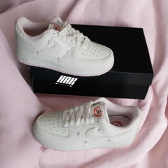 AIR FORCE 1 LOW “VALENTINE’S DAY” (2025) - HV5992 111