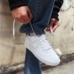 NIKE AIR FORCE 1 07 LOW WHITE