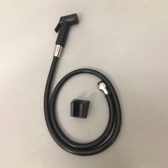 Vòi Xịt Nhựa Đen Ti Đồng (chếch) OB_04D