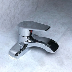 CB Sen tắm gắn tường OB_502 + Vòi 3 lỗ JA_302