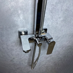 Sen Cây Tắm Đứng Vuông OB_9001V