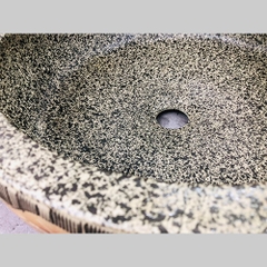 Chậu Gốm Hoa Đỏ Chấm Tiêu Đen