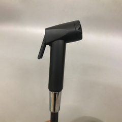 Vòi Xịt Nhựa Đen Ti Đồng (chếch) OB_04D