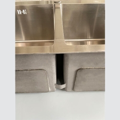 Chậu Rửa Bát Inox 2 Hố Cân Có Bàn C_10048C