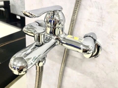 Sen Tắm Gắn Tường Nóng - Lạnh OB_441