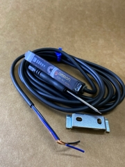 Bộ khuếch đại cảm biến sợi quang OMRON E3X-NA11