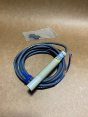 Cảm biến điện dung Omron E2K-X4ME1