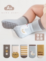 Tất cao cổ chống trượt nhiều mẫu (1 đôi)