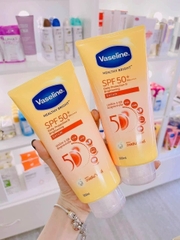 Mặt Nạ Dưỡng Thể Căng Mướt Vaseline Gluta-Hya Serum Burst Lotion Overnight Radiance Repair 330ml