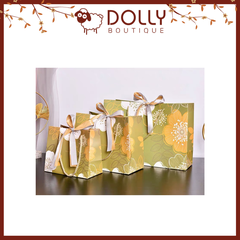 Túi Giấy Đựng Quà Họa Tiết Hoa Mẫu Đơn Xanh Chuối Có Ruy Băng Nơ - Size Nhỏ 18*16*10cm