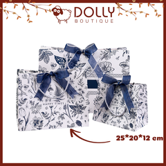 Túi Giấy Quà Tặng Trắng Hoa Văn Xanh Happy Time Tết 2025 25*20*12CM