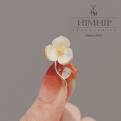 Trâm, Ghim Cài Áo Hoa Sally Holmes Đá Cao Cấp 1*2cm